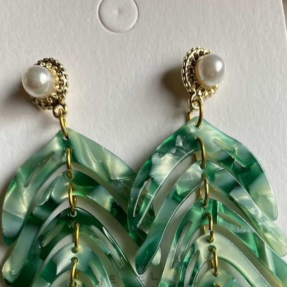 Acrylic Drop Earrings 🤍 Fashion - Picture 4 of 4